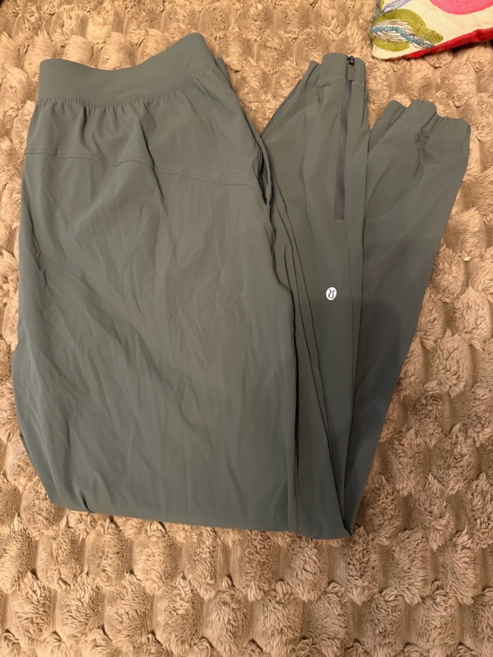 Women’s lululemon athletica Joggers - Olive Green